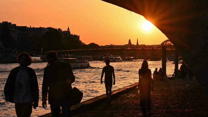 How Paris's Seine river keeps the Louvre cool in summer