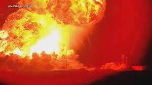 SpaceX Starship explodes during routine test