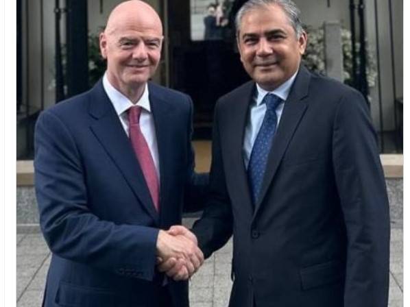 Mohsin Naqvi invites FIFA President Gianni to visit Pakistan