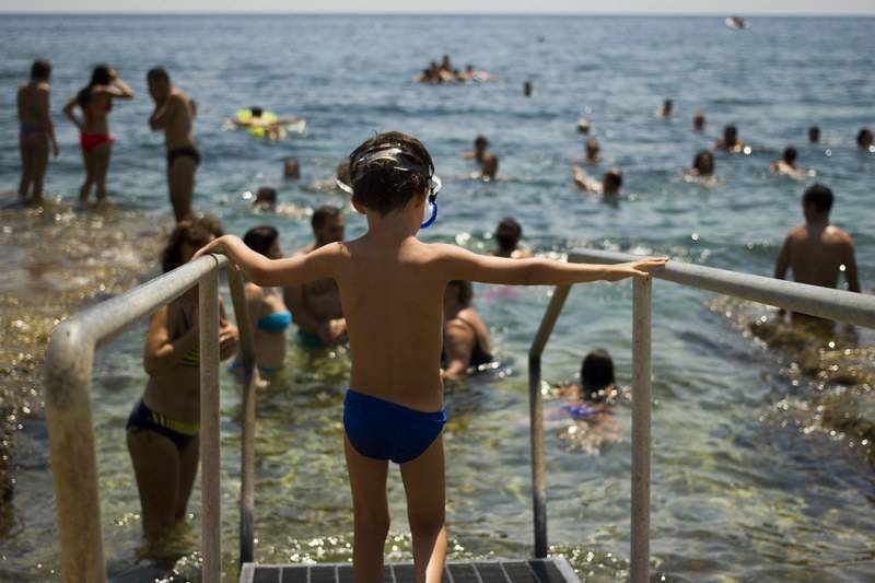 Most of Europe's bathing waters safe for swimming: report