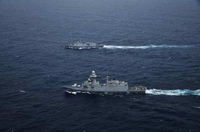 Pakistani, Italian navy ships hold joint exercise in North Arabian Sea