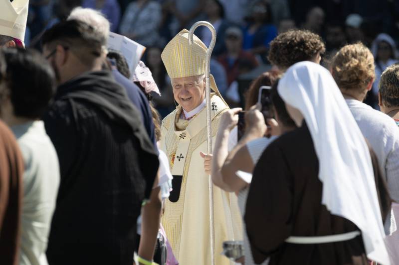 Pope warns of AI risks to young brains