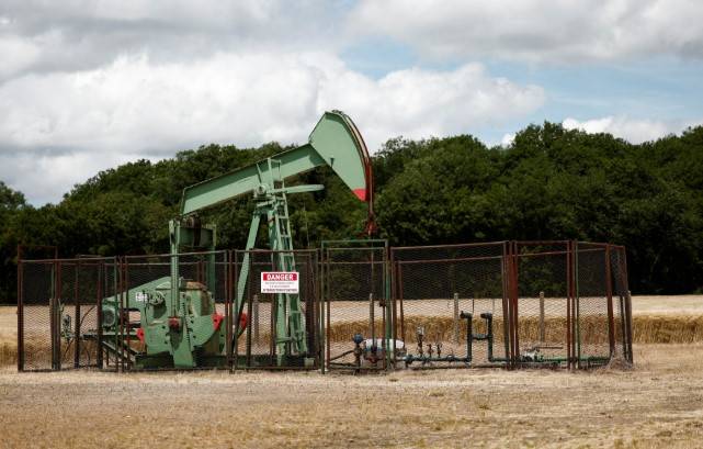 Crude sinks as Trump delays decision on Iran strike