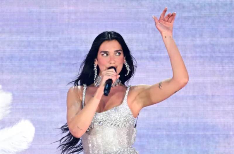 Nostalgic nod: Dua Lipa stuns fans by bringing out 90s legends Jamiroquai
