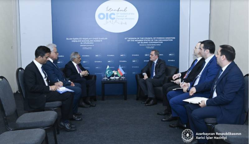 Azerbaijan, Pakistan pledge deeper cooperation in bilateral meeting on OIC sidelines