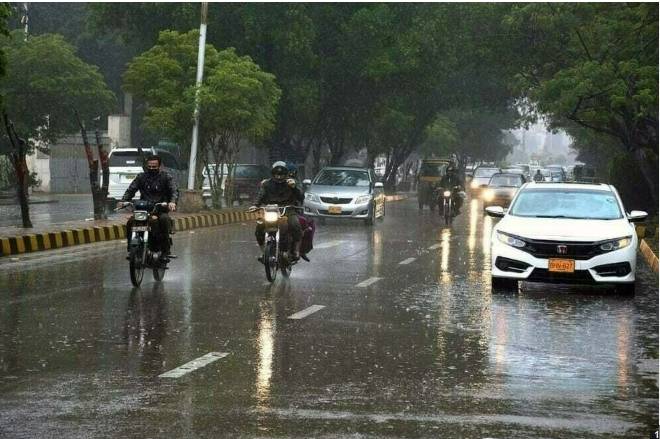 Heavy rain pounds Lahore, Rawalpindi, Islamabad 