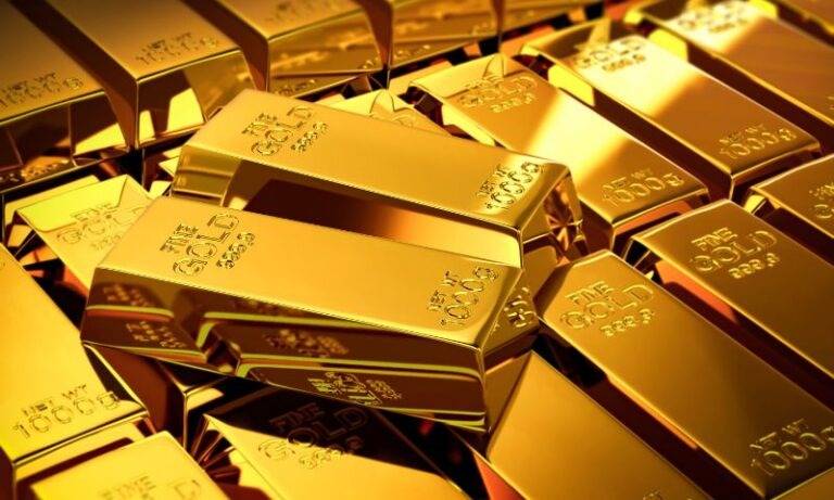 Gold prices in Pakistan decrease by Rs300 per tola