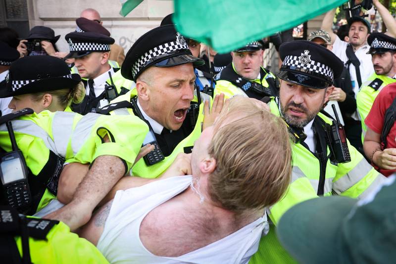 UK moves to ban protest group Palestine Action