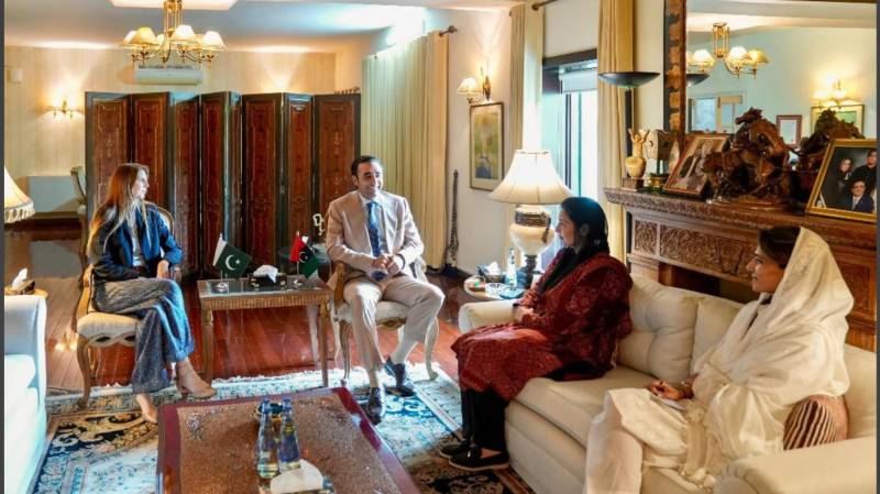 British High Commissioner calls on Bilawal, Aseefa Bhutto
