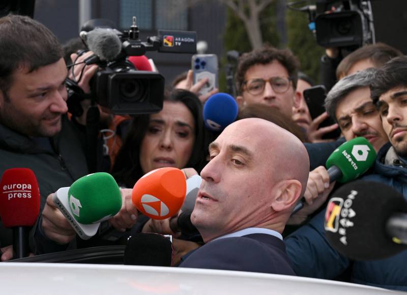 Spain upholds fine against Rubiales for Hermoso forced kiss