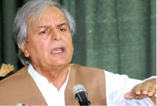 Hashmi says no one can minus Imran Khan