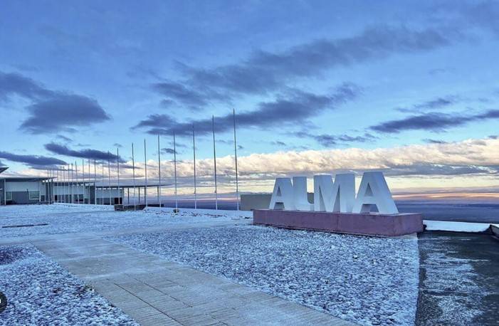 Snow cloaks Atacama, the world's driest desert