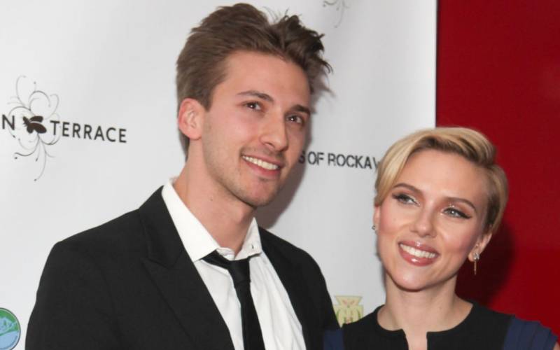 Scarlett Johansson gets emotional recalling childhood memory with twin brother Hunter