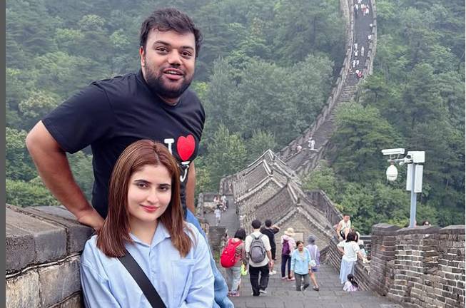Ducky Bhai explores China with Aroob Jatoi