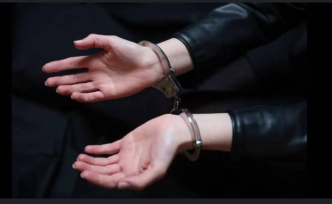 Greedy female owner commits ‘robbery’ in her own house