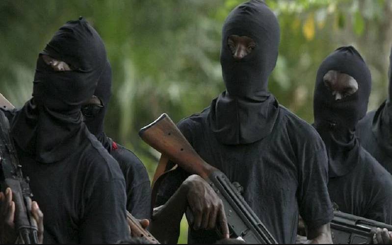 Gunmen storm house in Kashmore, beat family, kidnap teen boy