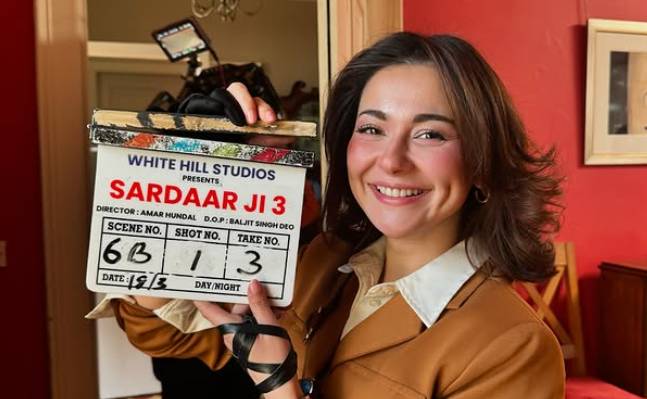 Hania Aamir spotted at private screening of Sardaar Ji 3