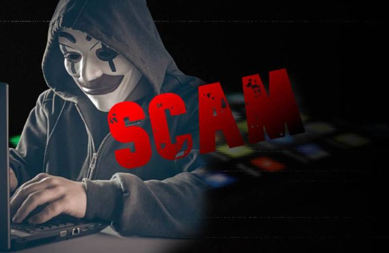 WhatsApp, mobile banking scam gang busted in Multan