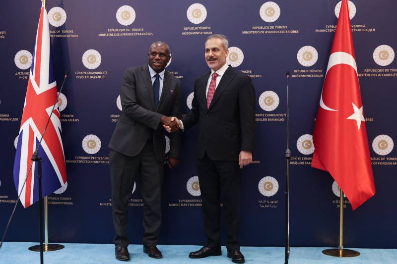 British FM in Turkey to bolster trade ties