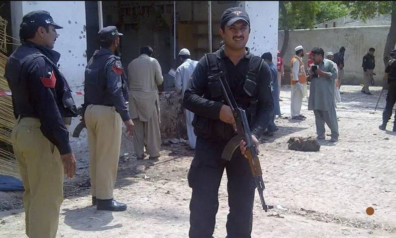 Suicide attack foiled in Peshawar; Afghan suicide bomber, handler killed