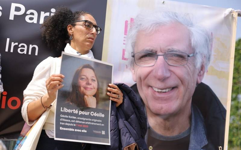 French diplomat visits two French detainees in Iran: minister