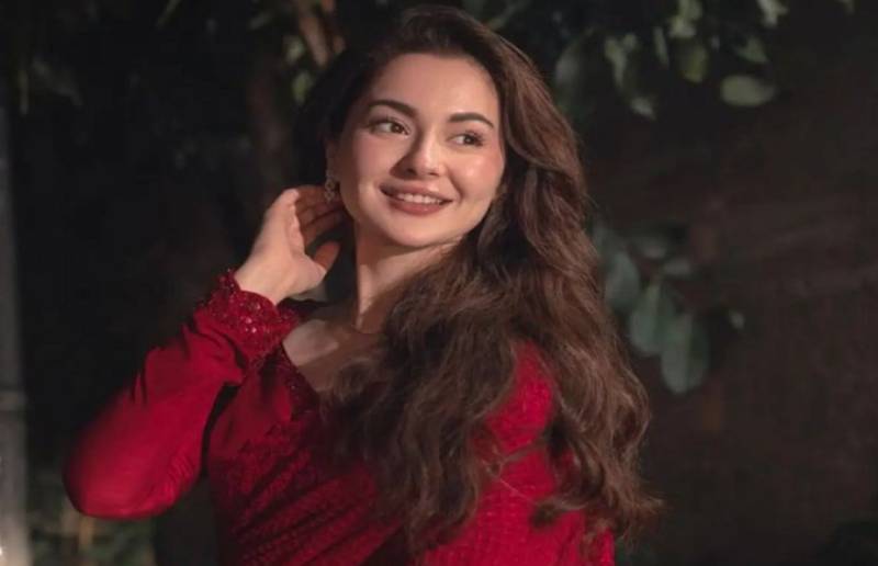 Hania Aamir in awe over her breathtaking sand portrait 