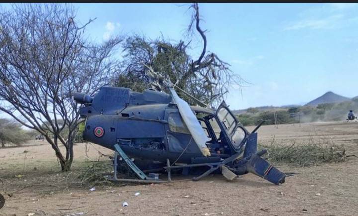 Helicopter with eight on board crashes in Somali capital