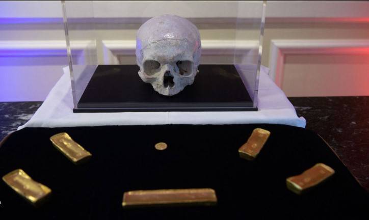 US couple risk France trial over stolen shipwreck gold