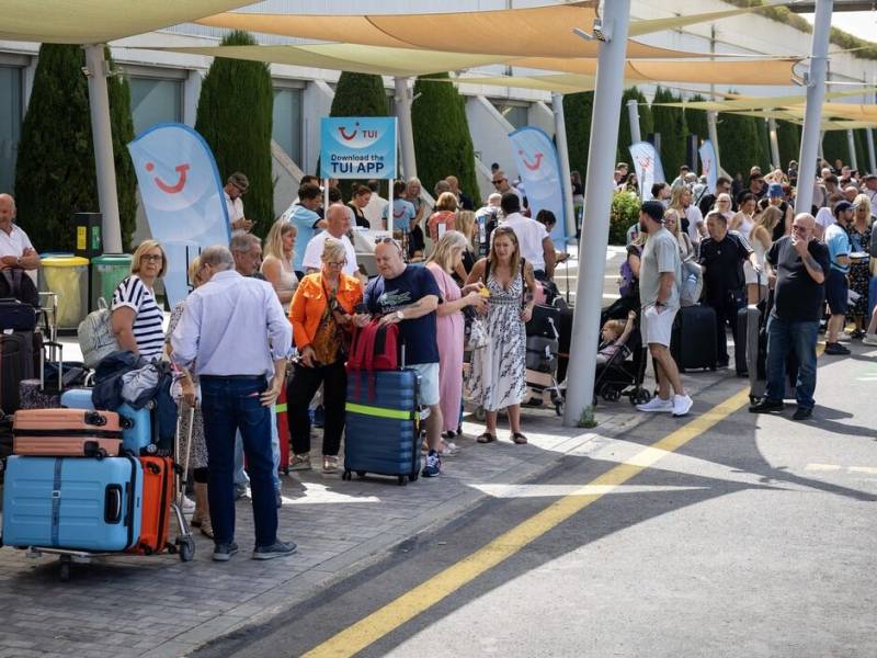 Second day of travel chaos as French air traffic controllers strike