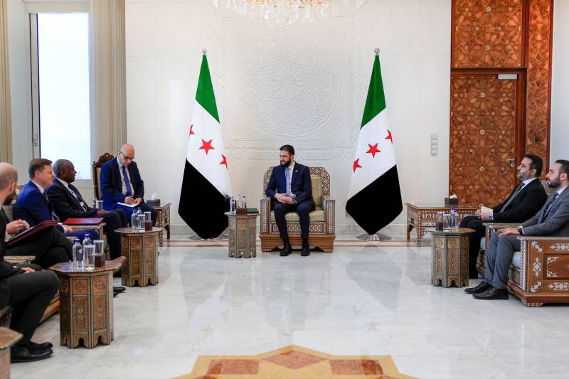 Britain reestablishes full Syria ties as FM visits Damascus