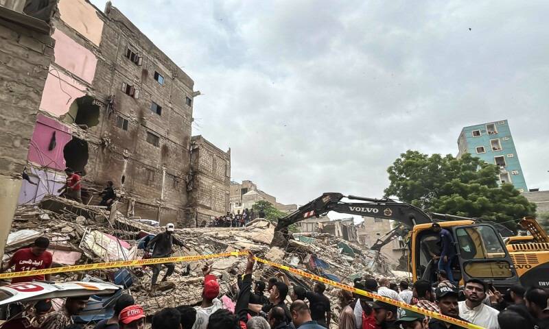Cracks appear in another Lyari building as Karachi faces surge in structural failures