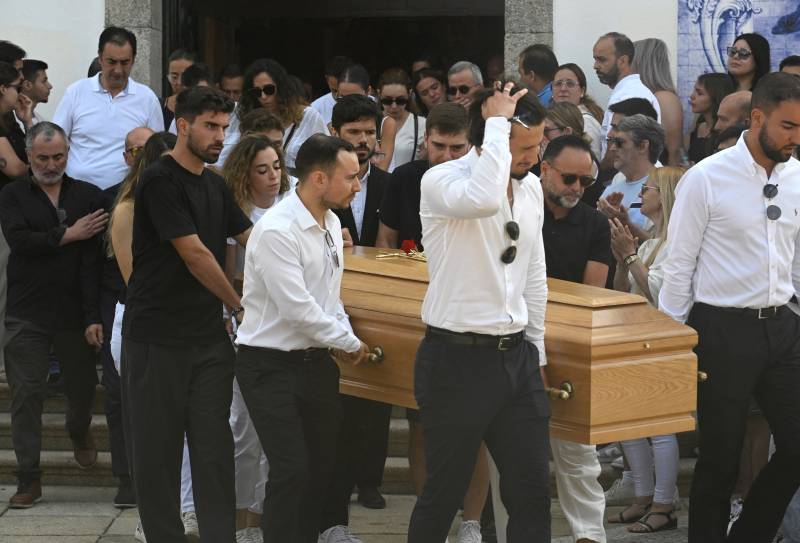 Family and football unite to bid Diogo Jota farewell
