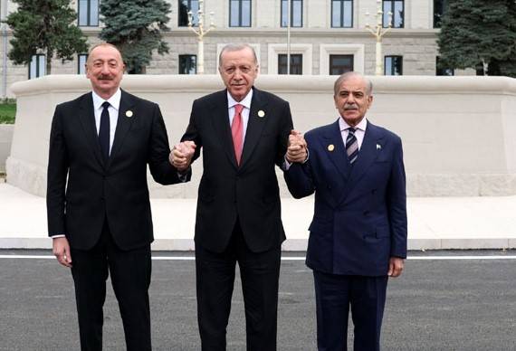 PM Shehbaz, President Erdogan, President Ilham camaraderie manifests close, fraternal ties