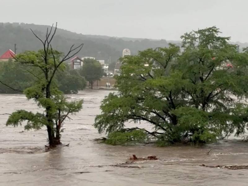 At least 13 dead, 20 missing in Texas flash flood