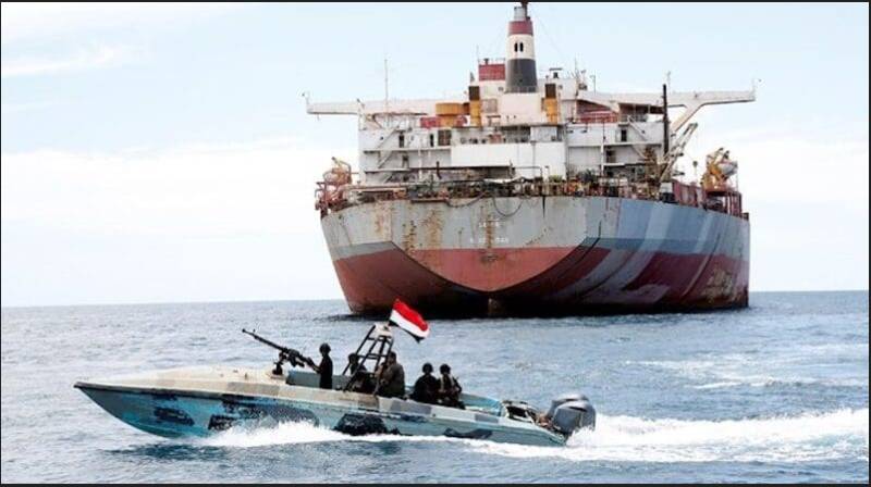 Gunmen on skiffs attack ship in Red Sea off Yemen: monitors