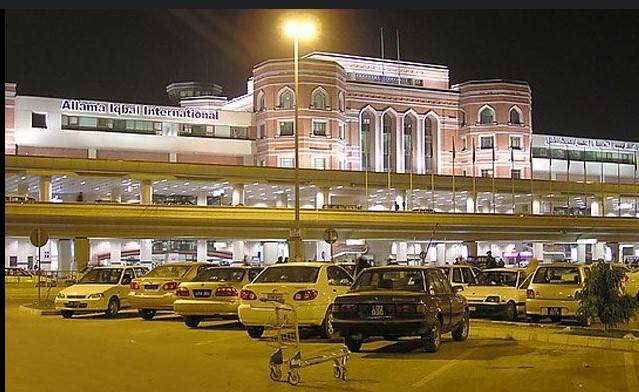 Kiosk set up at Lahore Airport for issuing instant international driving licences