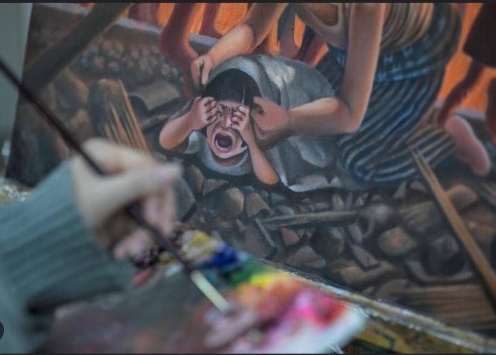 Hiroshima teens relay atom bomb horror with art