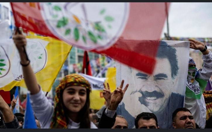 Pro-Kurdish MPs visit Ocalan as PKK to destroy arms