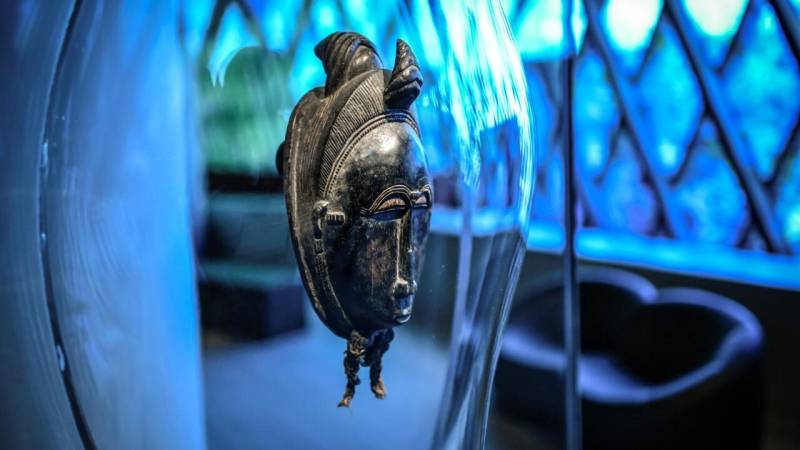 France backs returning colonial-era 'talking drum' to I.Coast