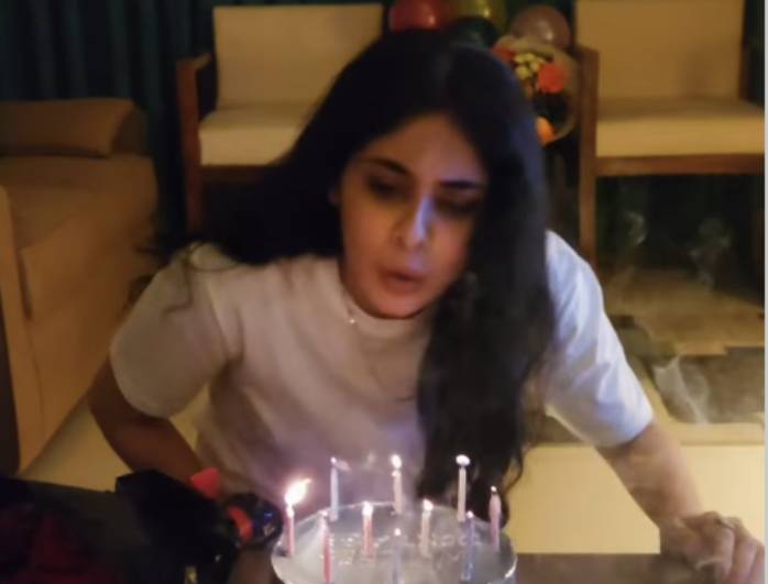 Azekah Khan spotted struggling with candles on birthday