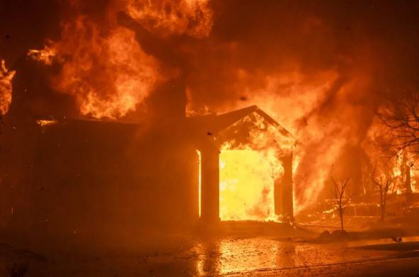 Four die as fire sweeps a house in Peshawar