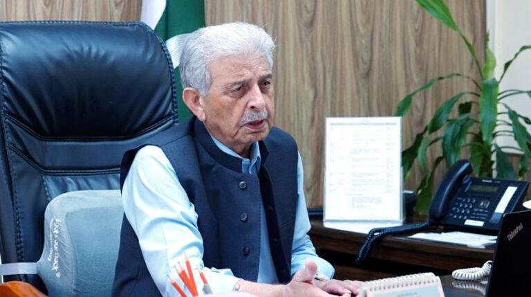 Rana Tanveer chairs steering committee meeting on sugar import