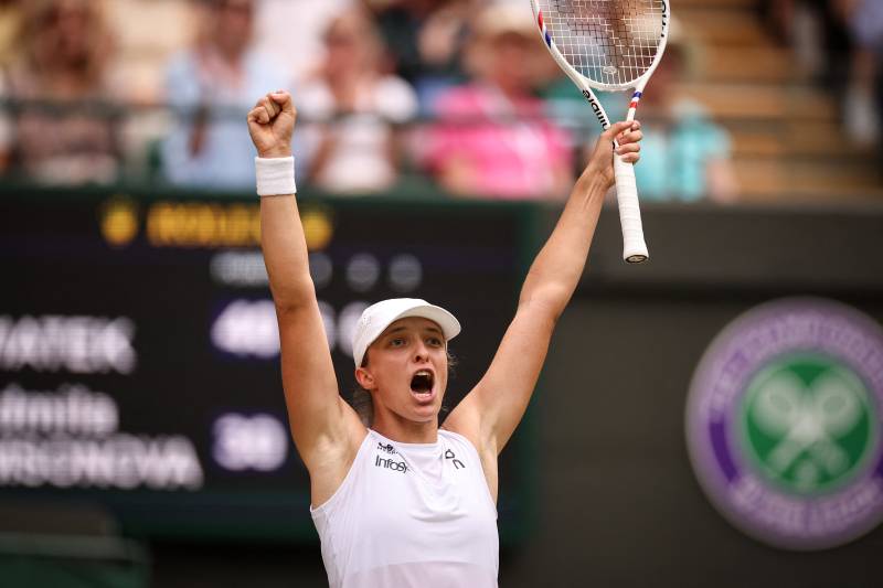 Swiatek gets 'goosebumps' after reaching first Wimbledon semi-final
