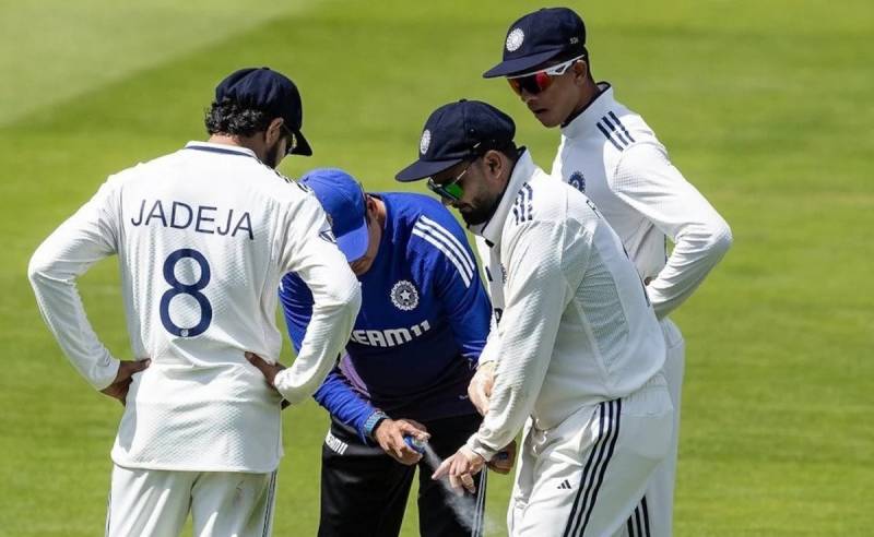 Indian wicketkeeper Pant leaves field after injury in third Test