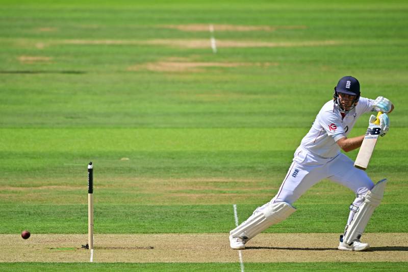 Root's 99 not out keeps India at bay in third Test