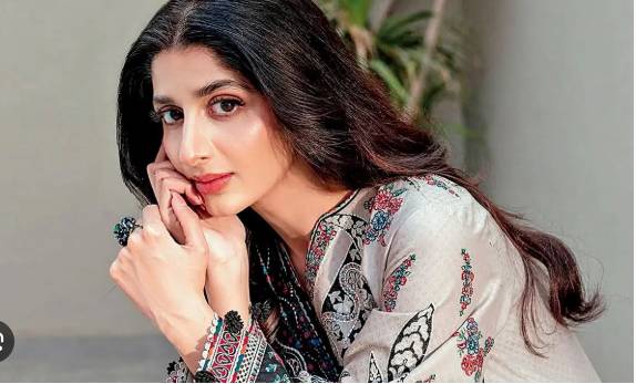 Being self-sufficient isn’t a medal! Mawra Hocane for breaking social walls