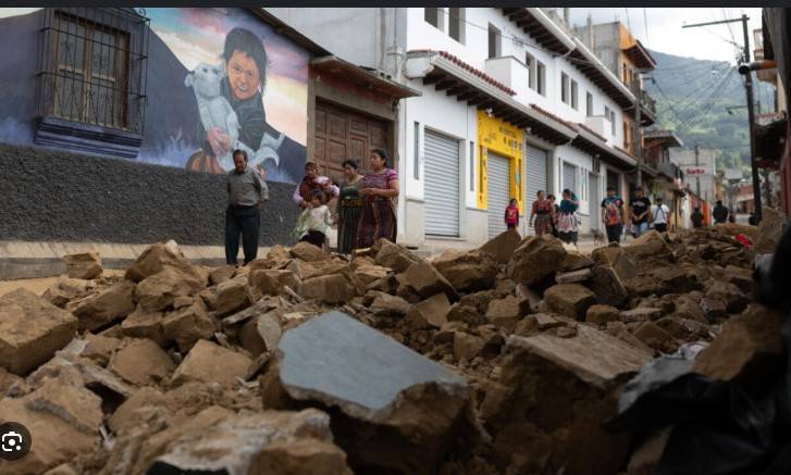Mob lynches five alleged thieves in quake-hit Guatemalan town