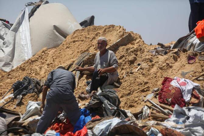 Gaza truce talks in the balance as Israel and Hamas trade blame