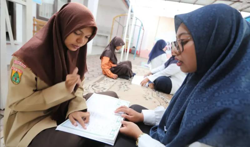 Rewriting the past: Indonesia's new history books spook scholars