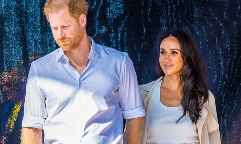 Harry and Meghan 'frustrated' after secret royal peace meeting goes public 
